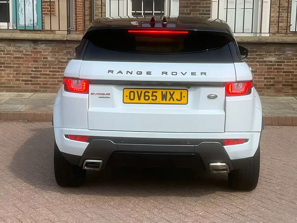 Used 2015 Land Rover Range Rover Evoque Hse Dynamic Lux White - Interior and Exterior details 8