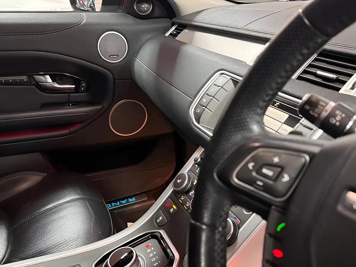 Used 2015 Land Rover Range Rover Evoque Hse Dynamic White - Interior and Exterior details 13