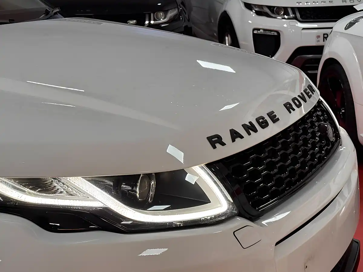 Used 2015 Land Rover Range Rover Evoque Hse Dynamic White - Interior and Exterior details 4