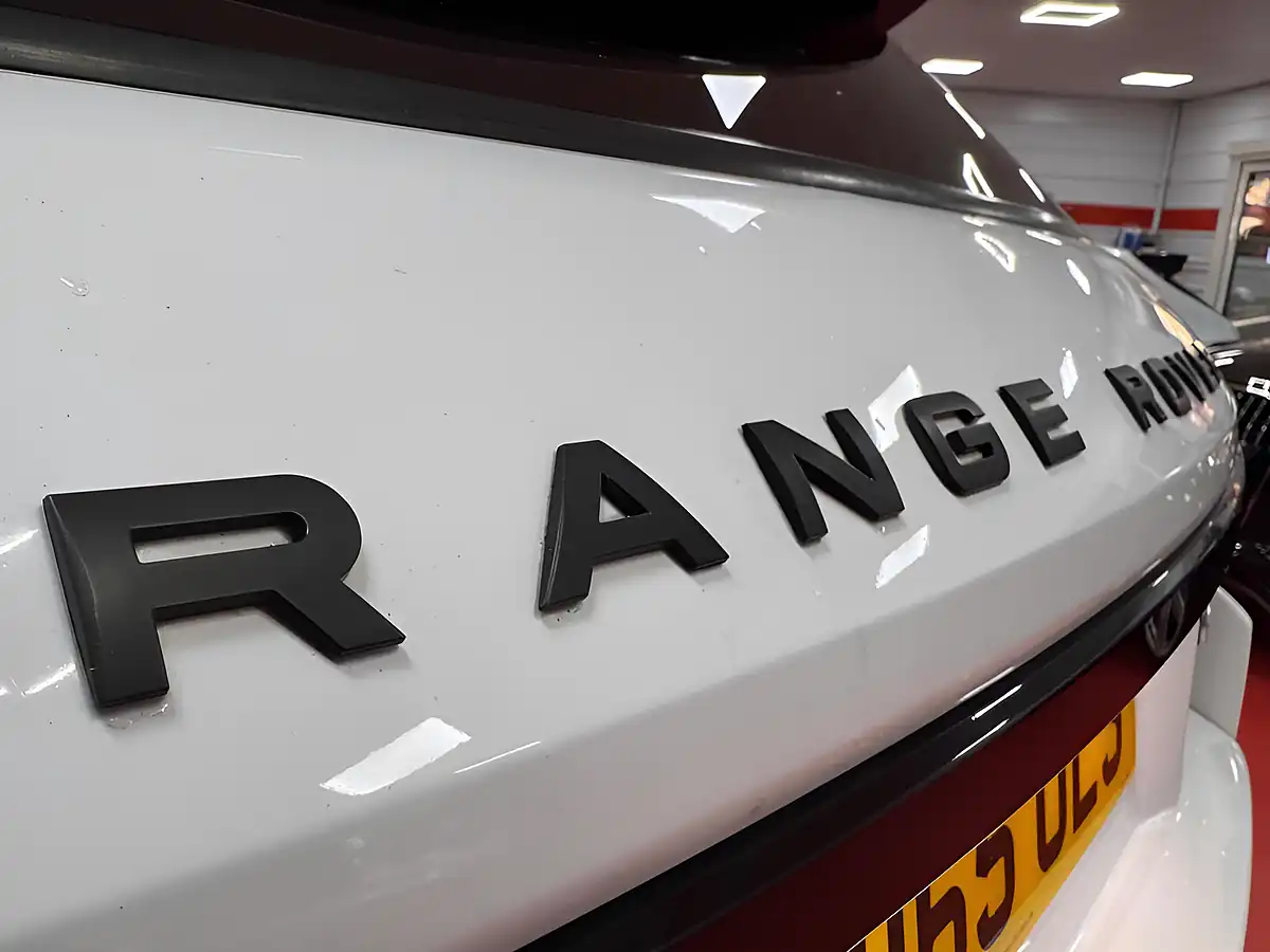 Used 2015 Land Rover Range Rover Evoque Hse Dynamic White - Interior and Exterior details 5