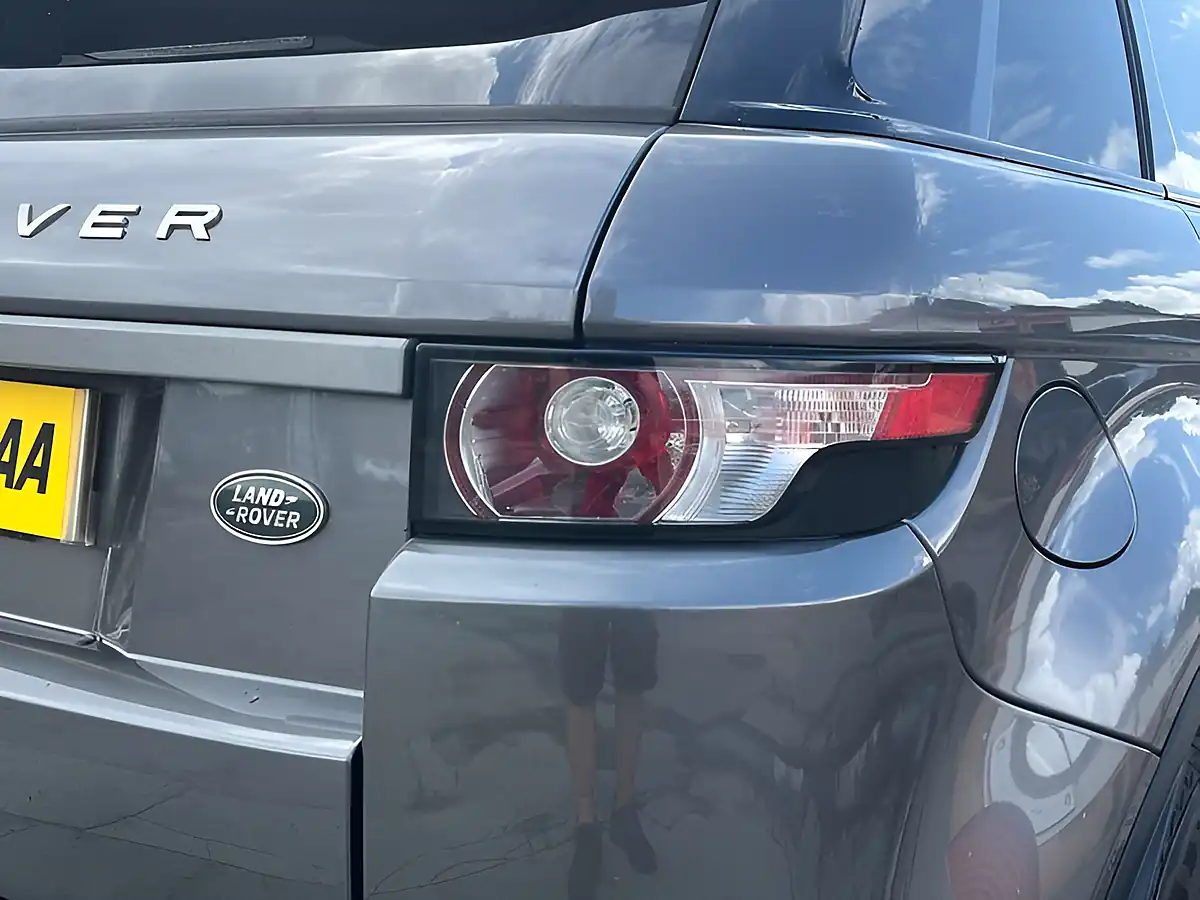 Used 2015 Land Rover Range Rover Evoque Pure Corris Grey - Interior and Exterior details 14