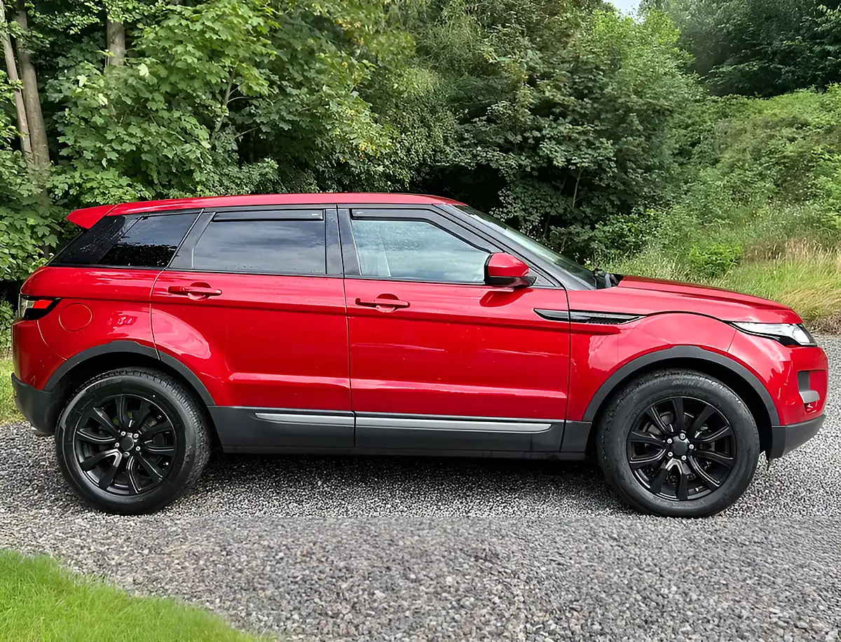 Used 2015 Land Rover Range Rover Evoque Pure Firenze Red - Interior and Exterior details 2