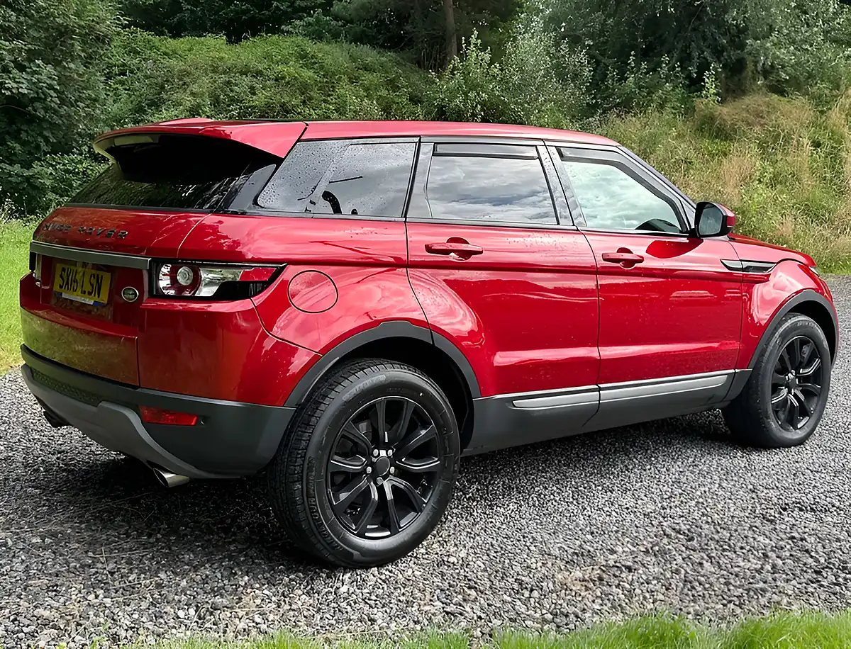 Used 2015 Land Rover Range Rover Evoque Pure Firenze Red - Interior and Exterior details 3