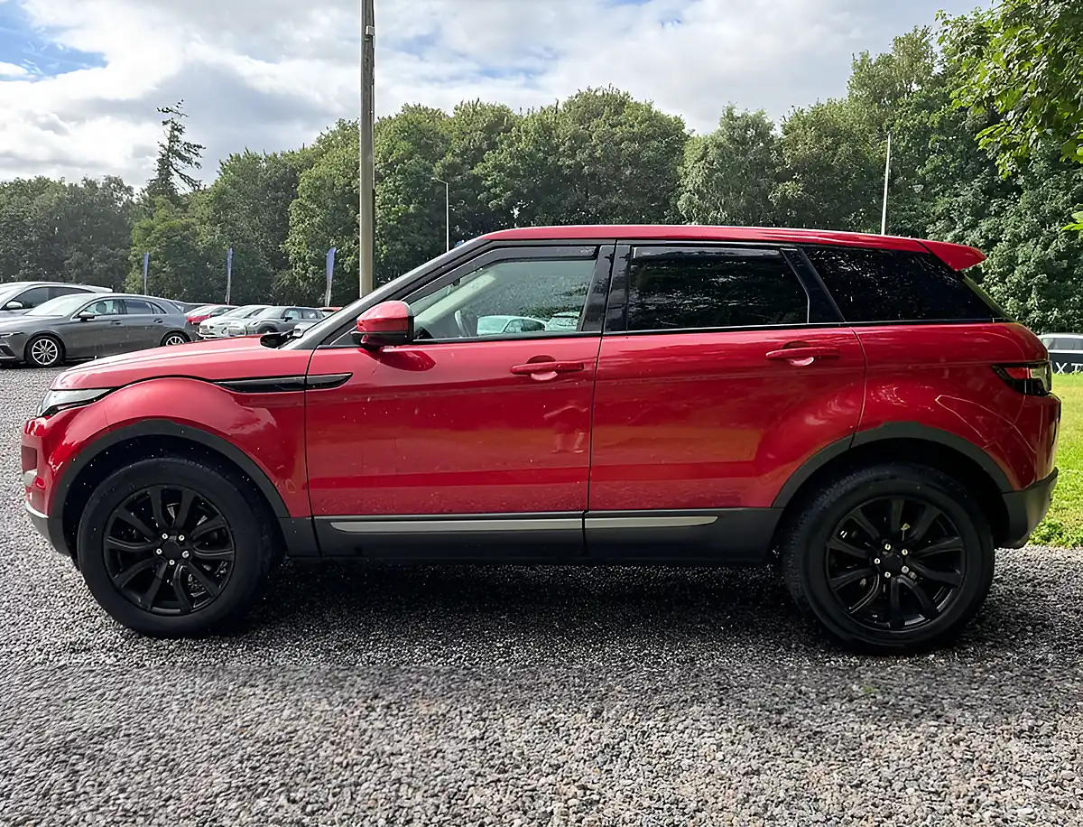 Used 2015 Land Rover Range Rover Evoque Pure Firenze Red - Interior and Exterior details 5