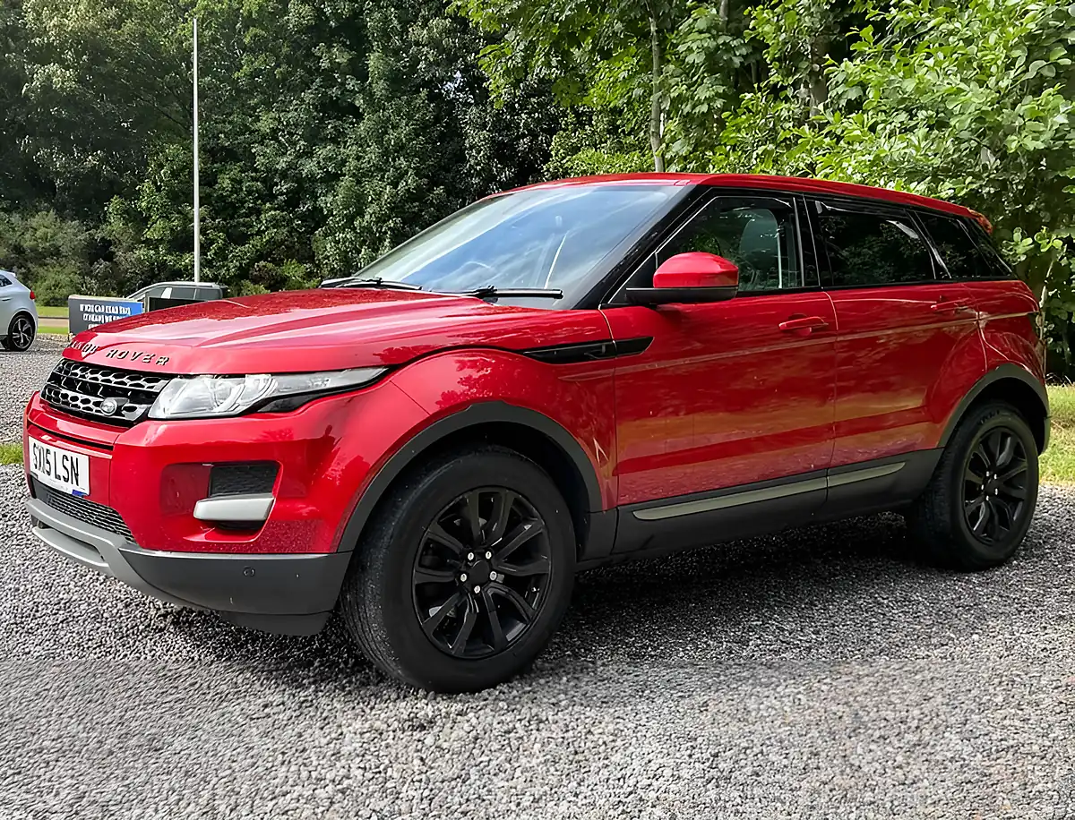 Used 2015 Land Rover Range Rover Evoque Pure Firenze Red - Interior and Exterior details 6