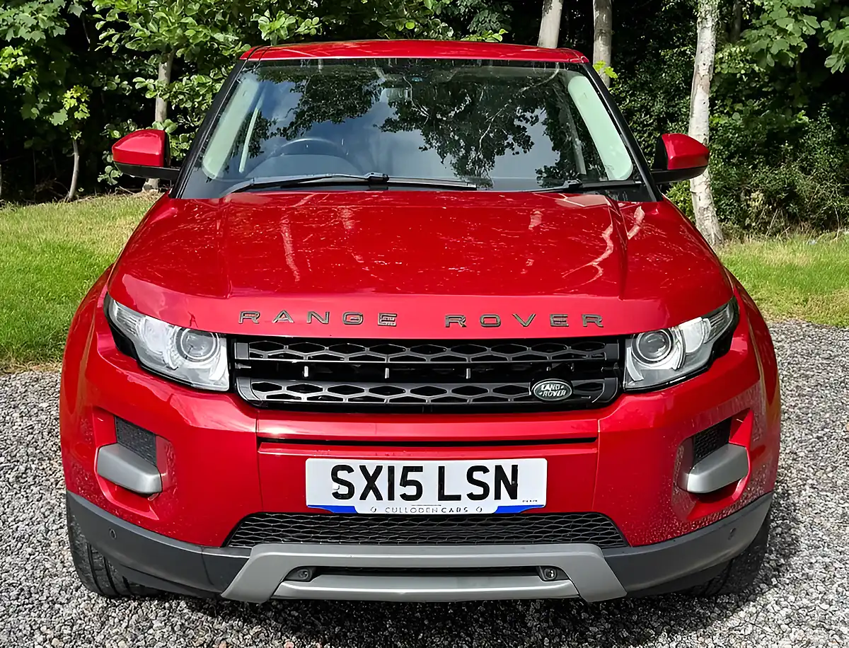 Used 2015 Land Rover Range Rover Evoque Pure Firenze Red - Interior and Exterior details 7