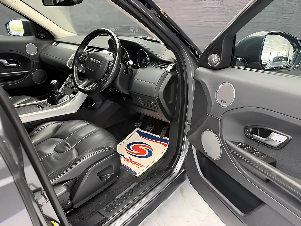 Used 2015 Land Rover Range Rover Evoque Pure Grey - Interior and Exterior details 11