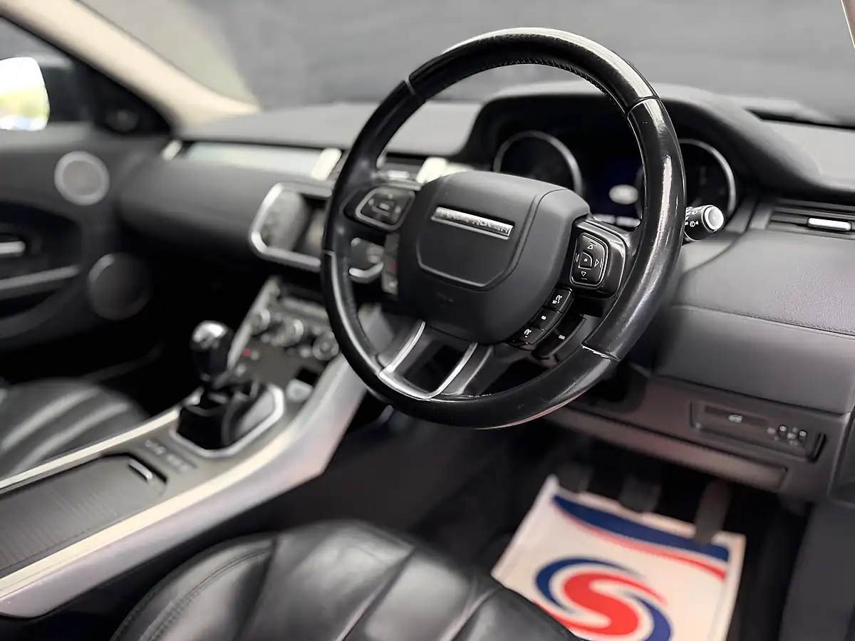 Used 2015 Land Rover Range Rover Evoque Pure Grey - Interior and Exterior details 12