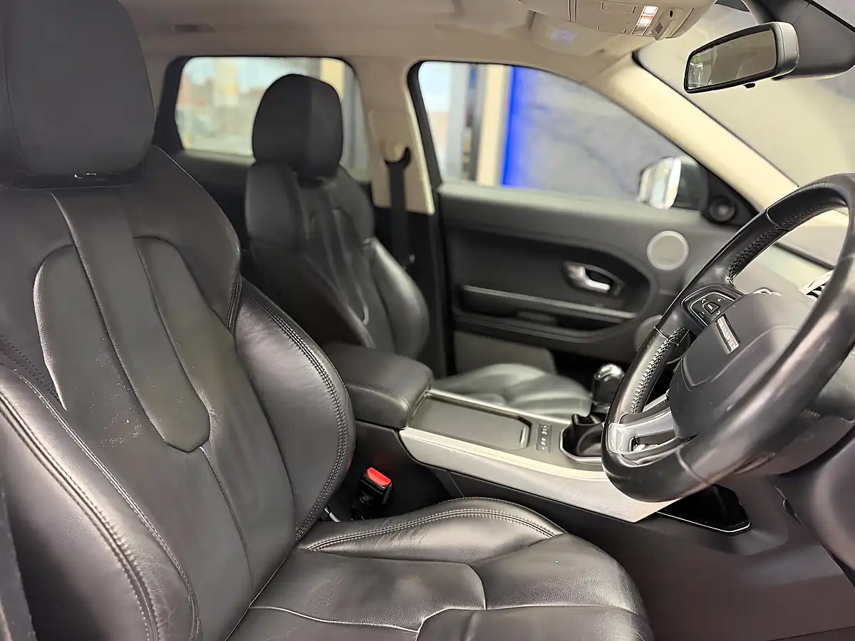 Used 2015 Land Rover Range Rover Evoque Pure Grey - Interior and Exterior details 13