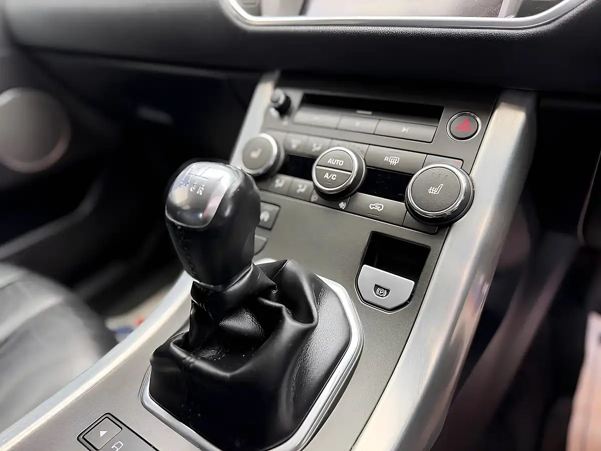 Used 2015 Land Rover Range Rover Evoque Pure Grey - Interior and Exterior details 19