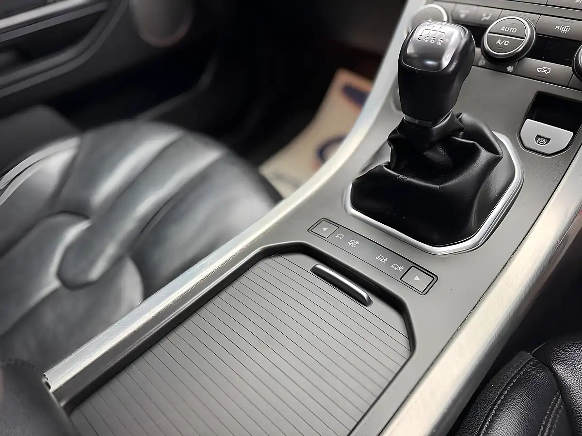 Used 2015 Land Rover Range Rover Evoque Pure Grey - Interior and Exterior details 20
