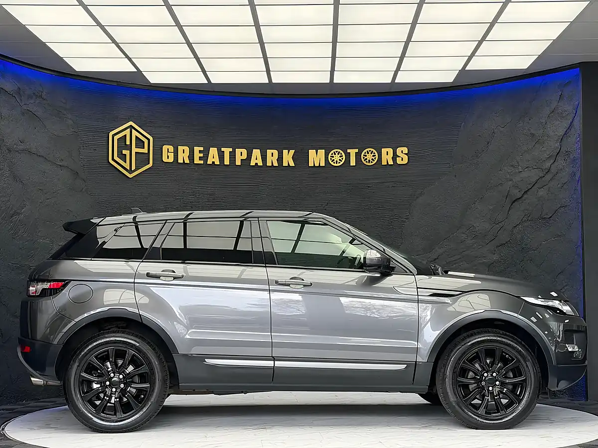 Used 2015 Land Rover Range Rover Evoque Pure Grey - Interior and Exterior details 4
