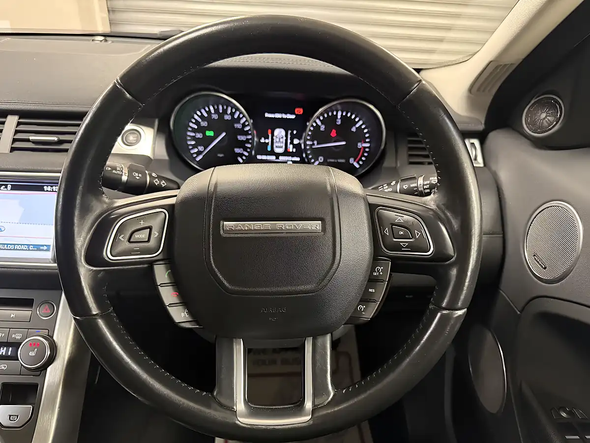 Used 2015 Land Rover Range Rover Evoque Pure Tech Black - Interior and Exterior details 11