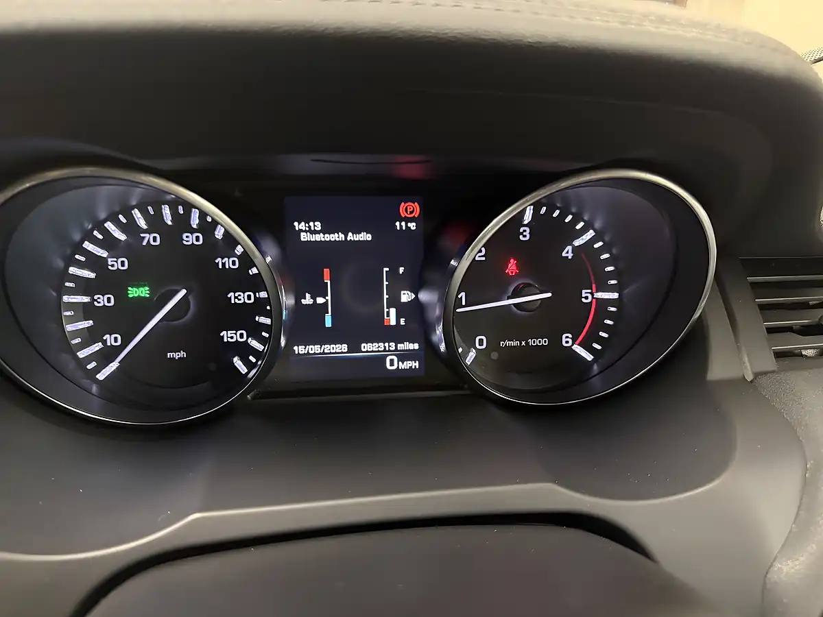 Used 2015 Land Rover Range Rover Evoque Pure Tech Black - Interior and Exterior details 12
