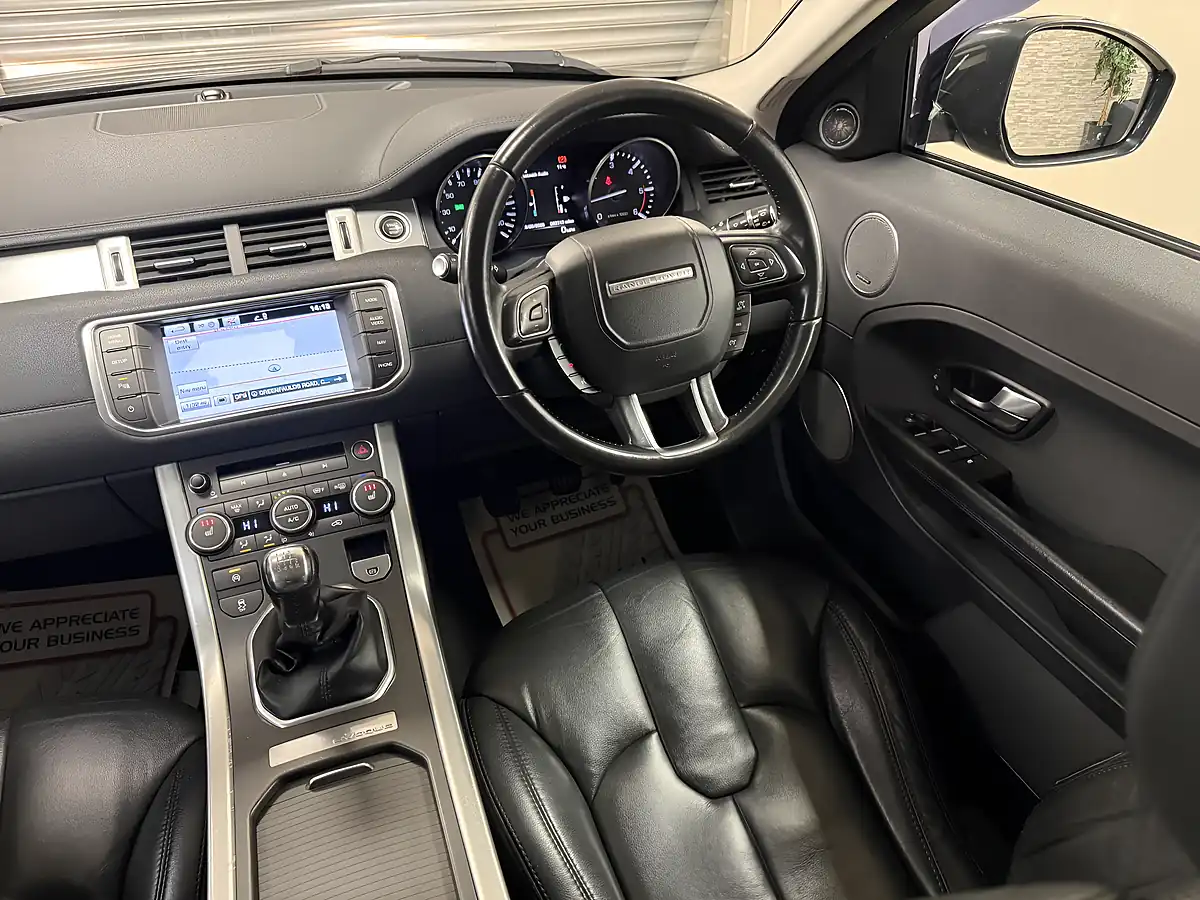 Used 2015 Land Rover Range Rover Evoque Pure Tech Black - Interior and Exterior details 16