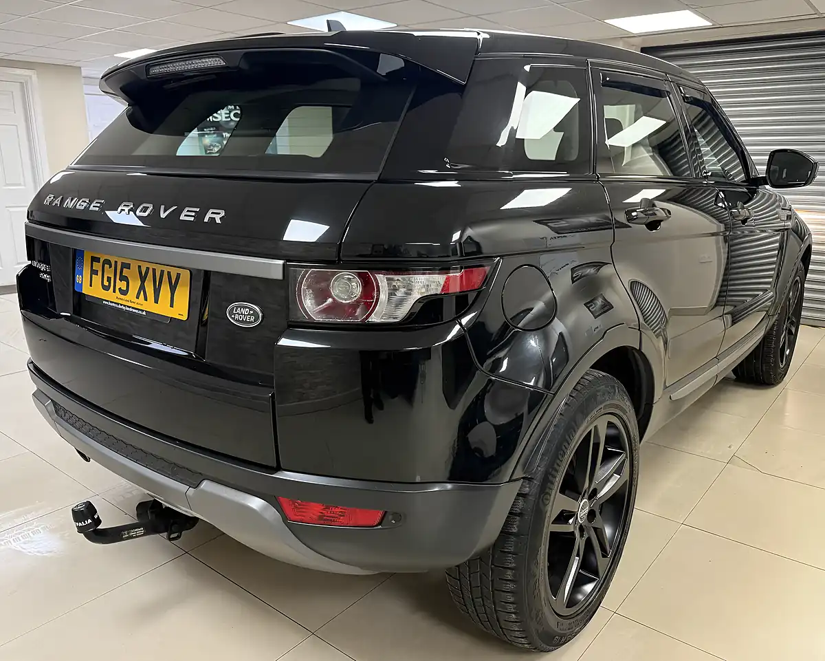 Used 2015 Land Rover Range Rover Evoque Pure Tech Black - Interior and Exterior details 4