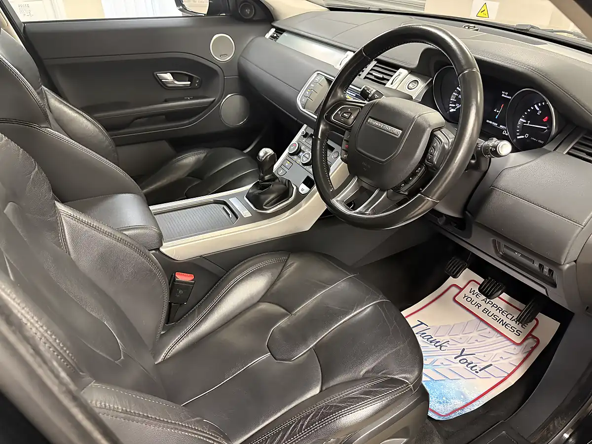 Used 2015 Land Rover Range Rover Evoque Pure Tech Black - Interior and Exterior details 5