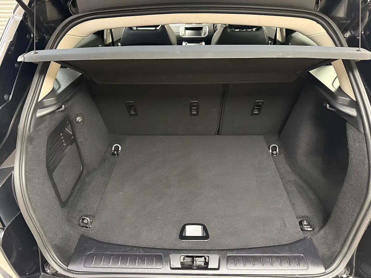 Used 2015 Land Rover Range Rover Evoque Pure Tech Black - Interior and Exterior details 7