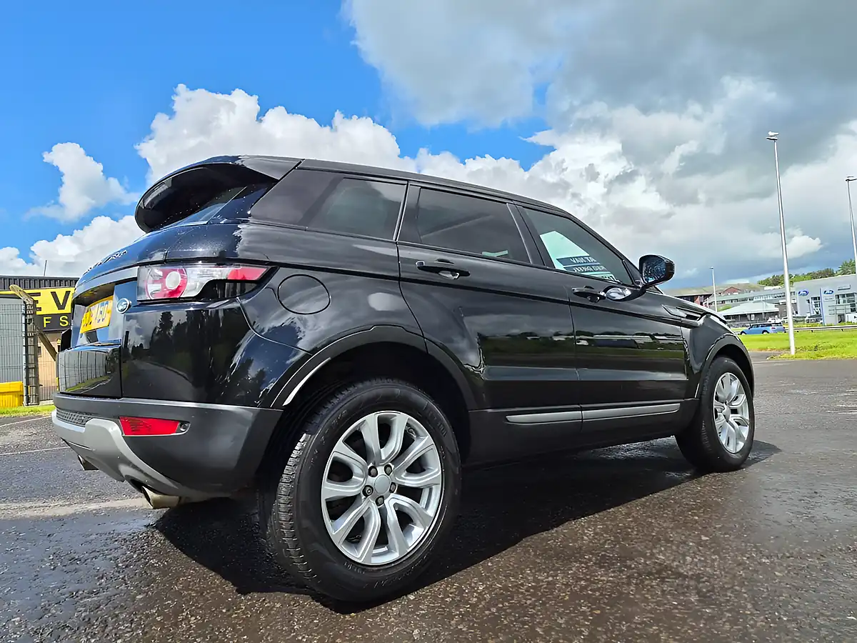 Used 2015 Land Rover Range Rover Evoque Pure Tech Black - Interior and Exterior details 13
