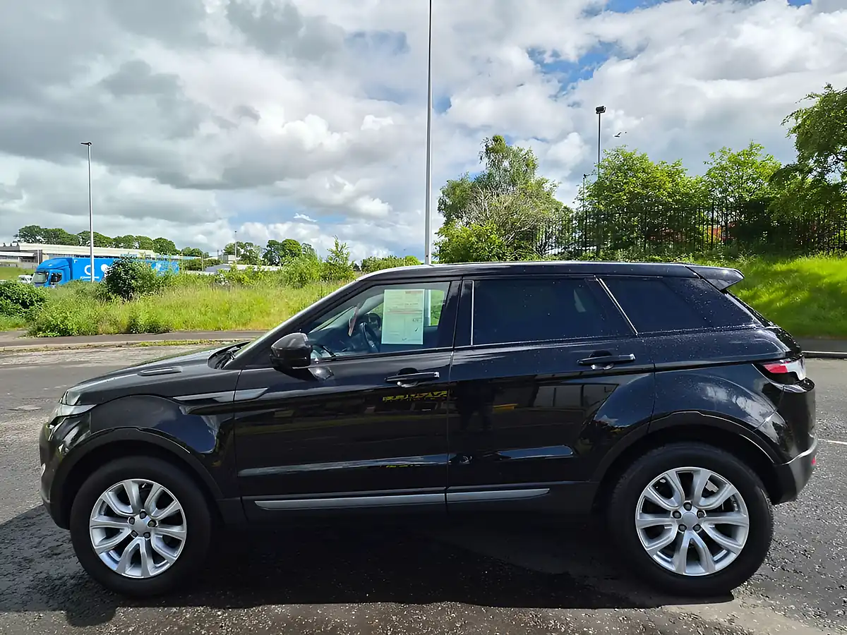 Used 2015 Land Rover Range Rover Evoque Pure Tech Black - Interior and Exterior details 2