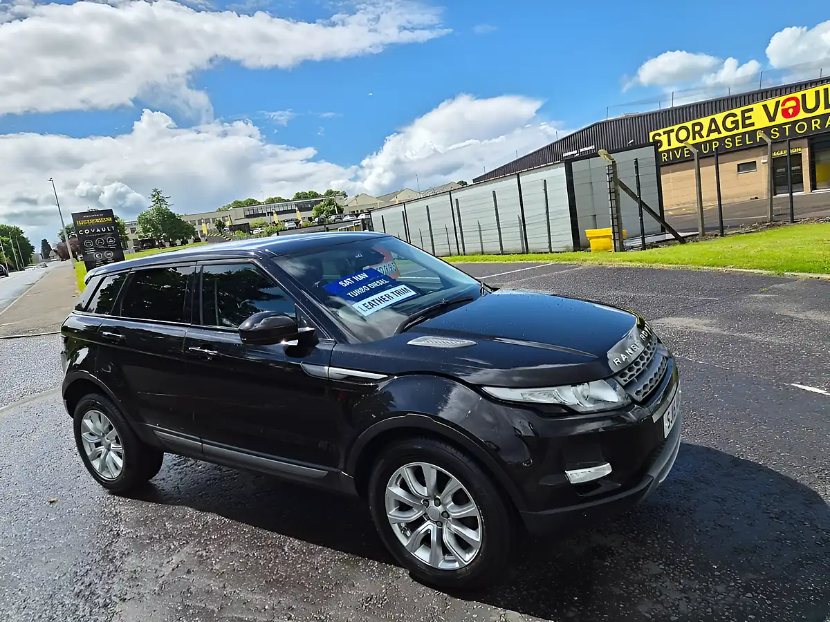 Used 2015 Land Rover Range Rover Evoque Pure Tech Black - Interior and Exterior details 4