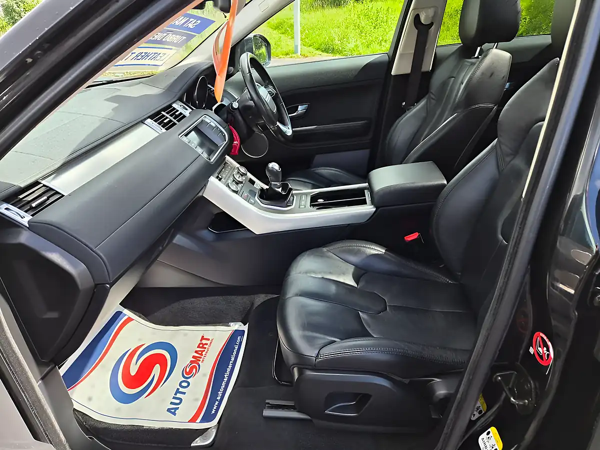 Used 2015 Land Rover Range Rover Evoque Pure Tech Black - Interior and Exterior details 8