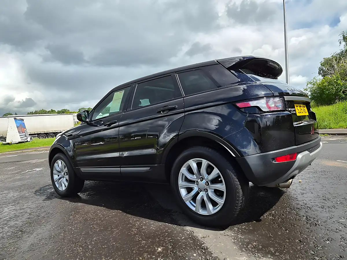 Used 2015 Land Rover Range Rover Evoque Pure Tech Black - Interior and Exterior details 9