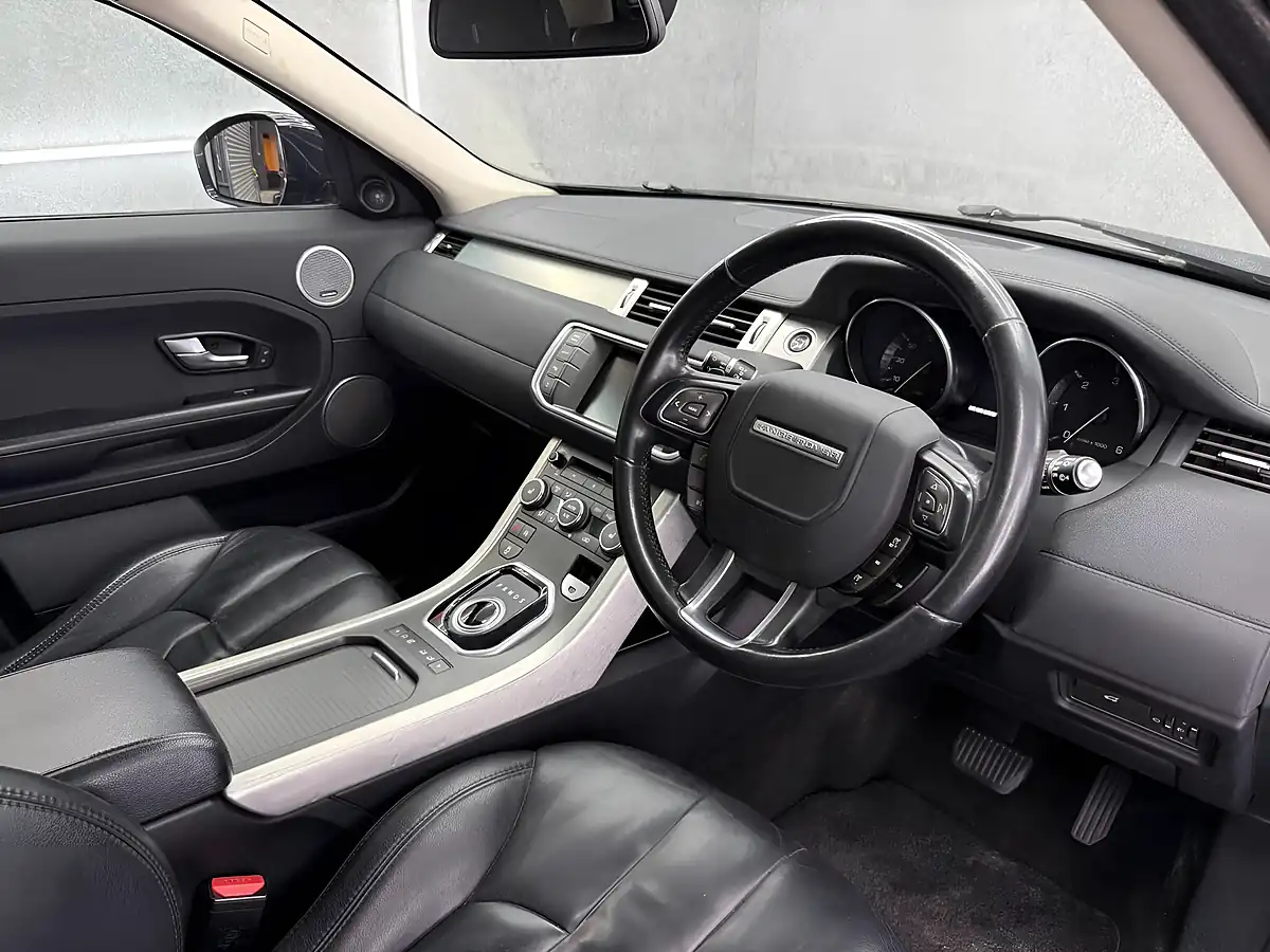 Used 2015 Land Rover Range Rover Evoque Pure Tech Black - Interior and Exterior details 13