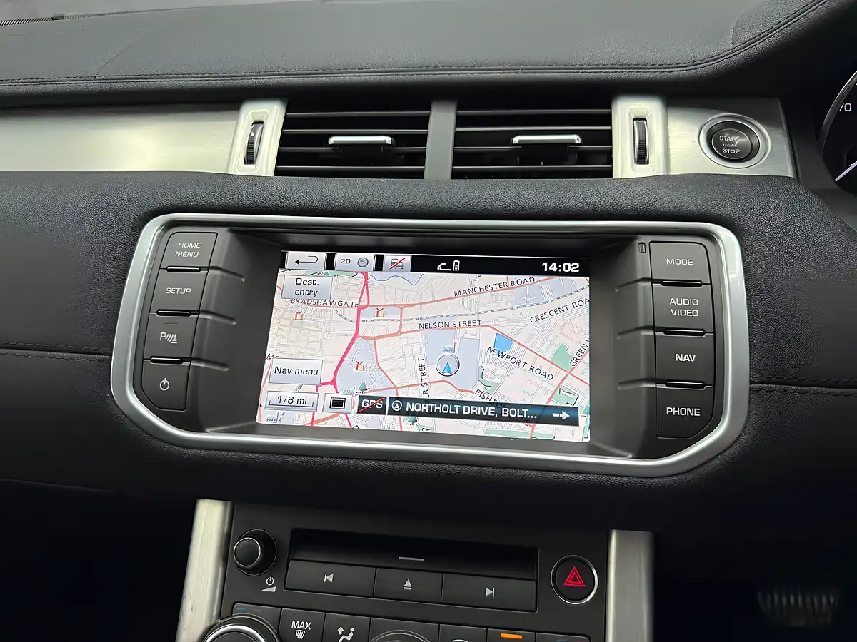 Used 2015 Land Rover Range Rover Evoque Pure Tech Black - Interior and Exterior details 16