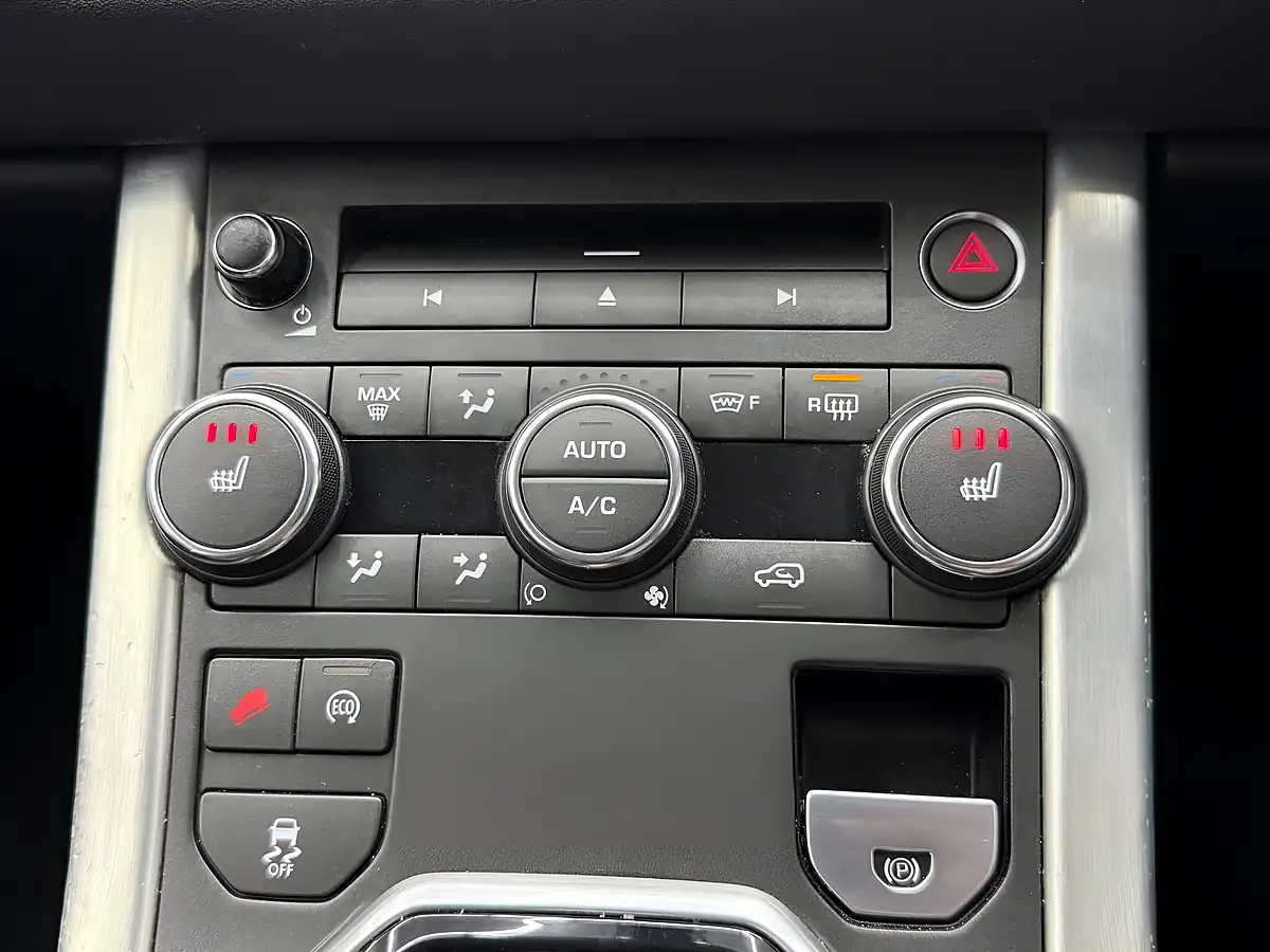 Used 2015 Land Rover Range Rover Evoque Pure Tech Black - Interior and Exterior details 17