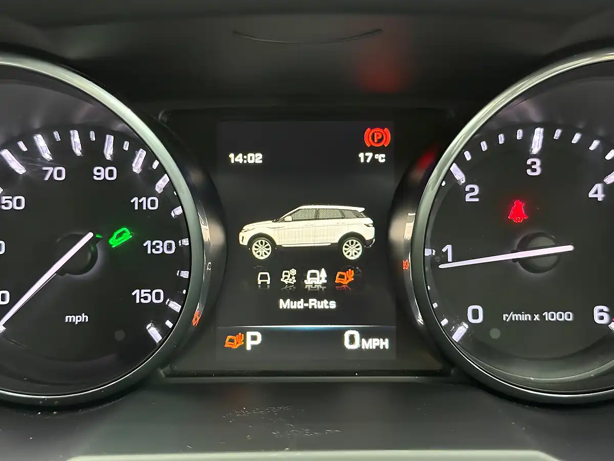 Used 2015 Land Rover Range Rover Evoque Pure Tech Black - Interior and Exterior details 18