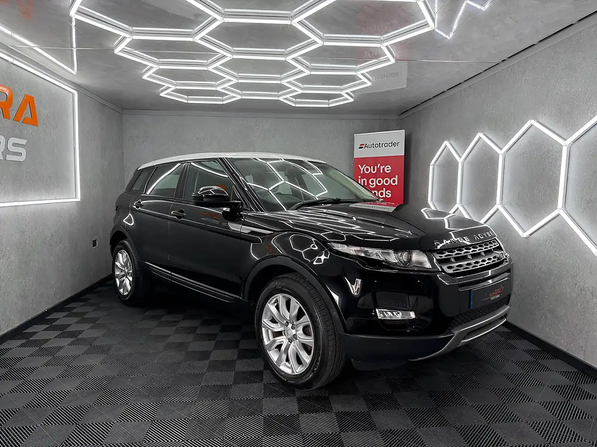 Used 2015 Land Rover Range Rover Evoque Pure Tech Black - Interior and Exterior details 7