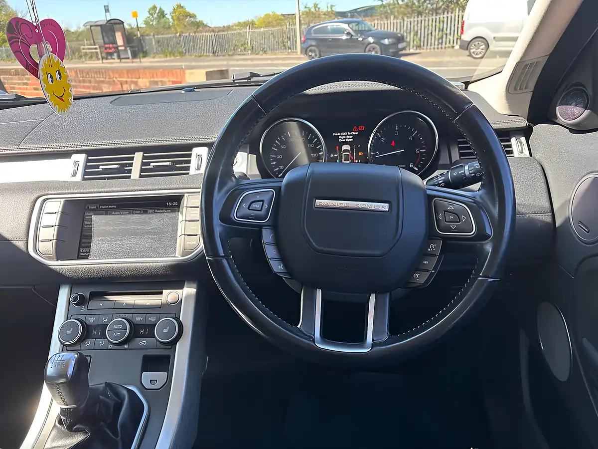 Used 2015 Land Rover Range Rover Evoque Pure Tech Black - Interior and Exterior details 13