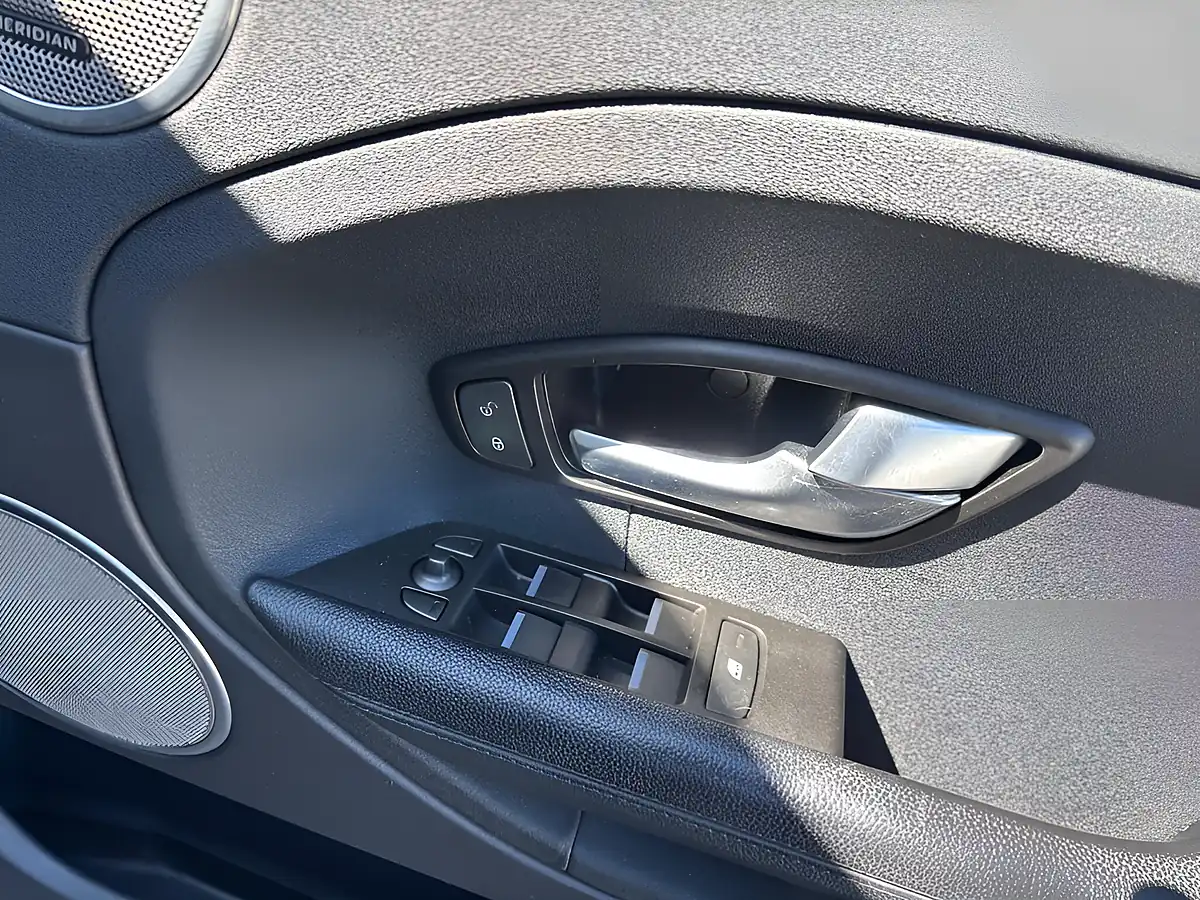 Used 2015 Land Rover Range Rover Evoque Pure Tech Black - Interior and Exterior details 20