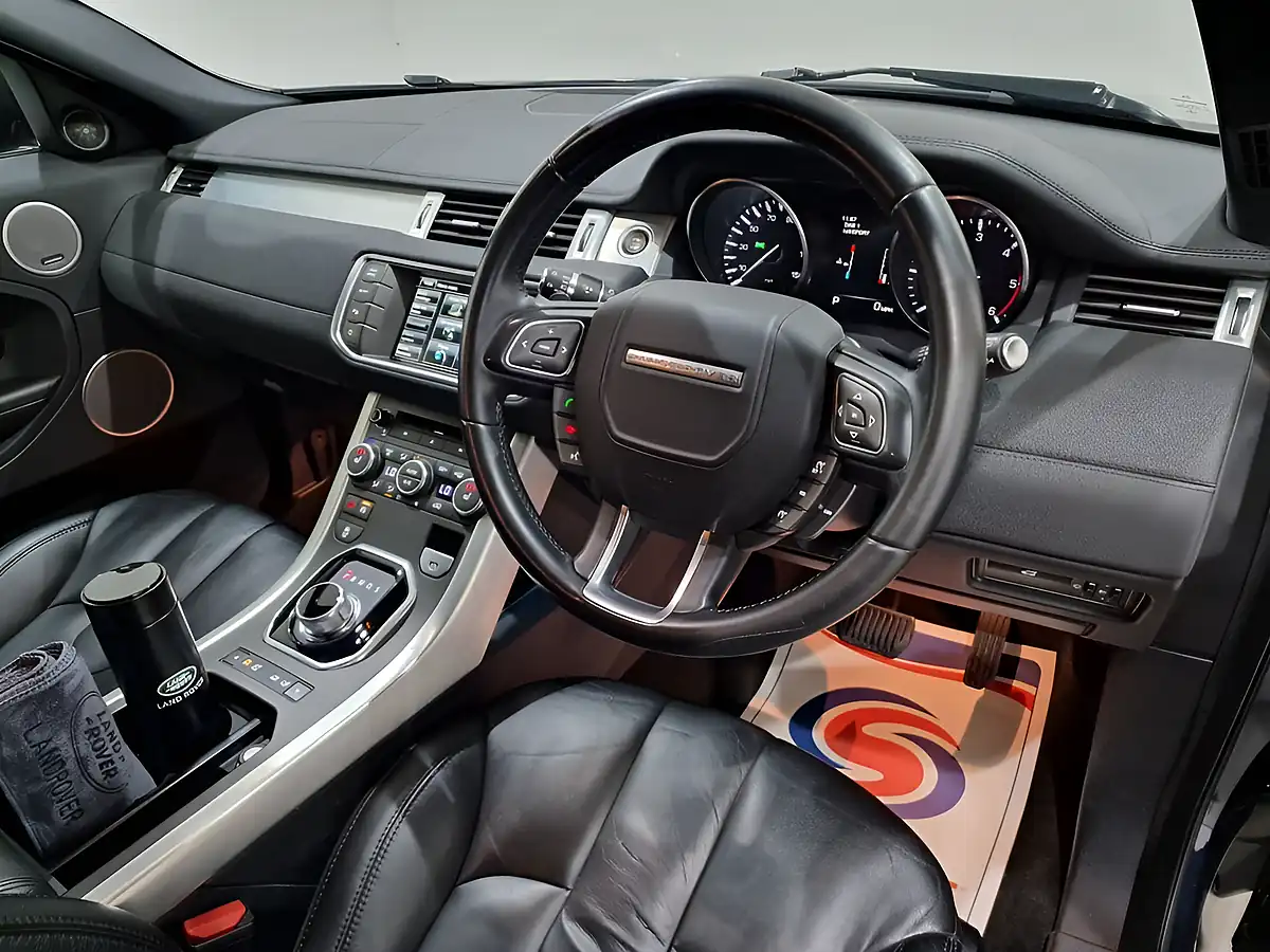 Used 2015 Land Rover Range Rover Evoque Pure Tech Blue - Interior and Exterior details 5