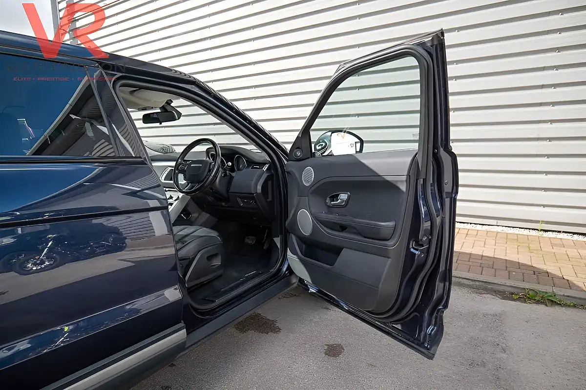 Used 2015 Land Rover Range Rover Evoque Pure Tech Blue - Interior and Exterior details 15