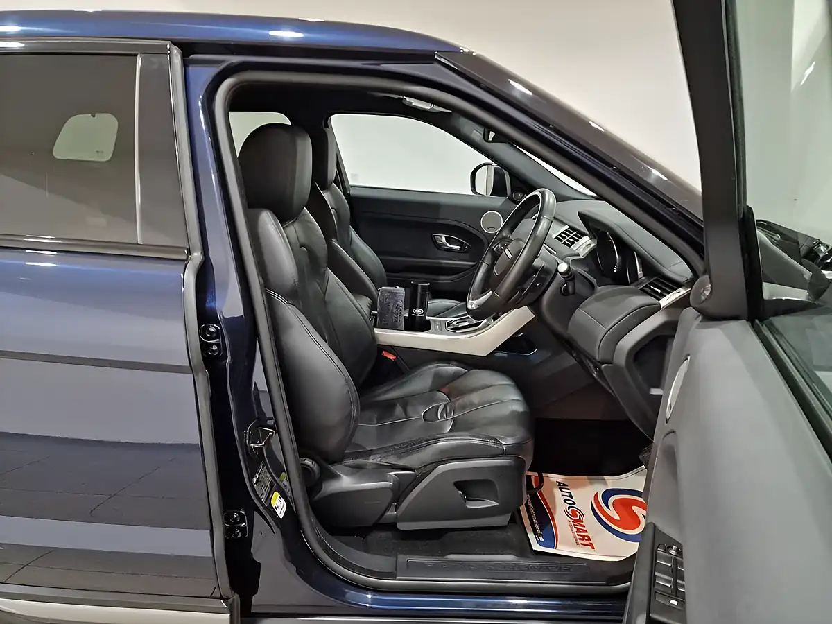 Used 2015 Land Rover Range Rover Evoque Pure Tech Blue - Interior and Exterior details 9