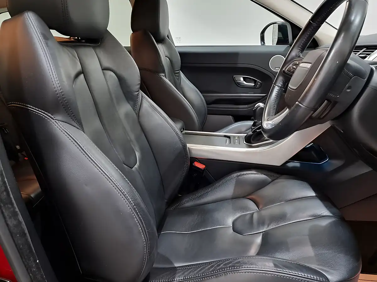 Used 2015 Land Rover Range Rover Evoque Pure Tech Firenze Red - Interior and Exterior details 10