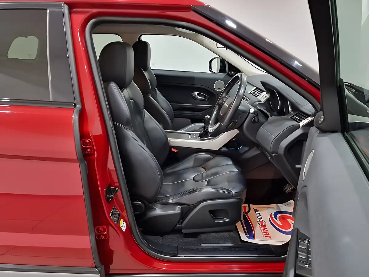 Used 2015 Land Rover Range Rover Evoque Pure Tech Firenze Red - Interior and Exterior details 9