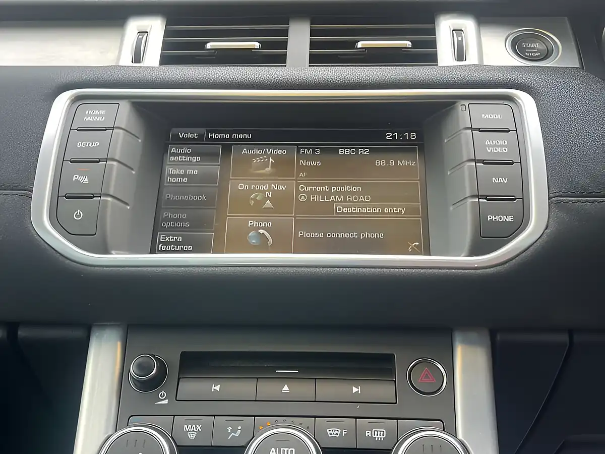 Used 2015 Land Rover Range Rover Evoque Pure Tech Firenze Red - Interior and Exterior details 10