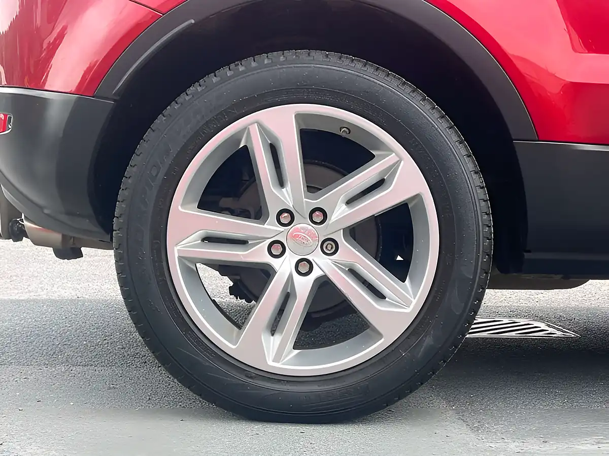 Used 2015 Land Rover Range Rover Evoque Pure Tech Firenze Red - Interior and Exterior details 19