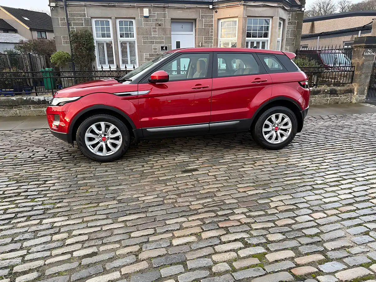 Used 2015 Land Rover Range Rover Evoque Pure Tech Firenze Red - Interior and Exterior details 10