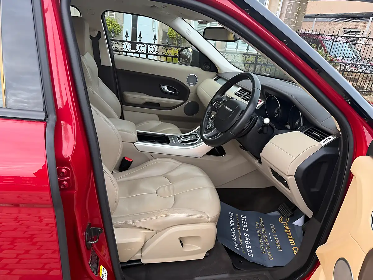 Used 2015 Land Rover Range Rover Evoque Pure Tech Firenze Red - Interior and Exterior details 2