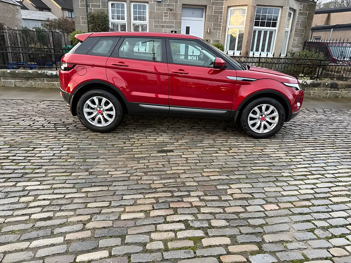 Used 2015 Land Rover Range Rover Evoque Pure Tech Firenze Red - Interior and Exterior details 8