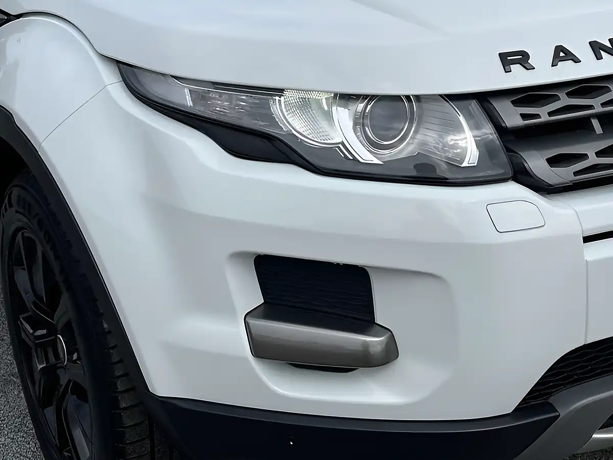 Used 2015 Land Rover Range Rover Evoque Pure Tech Fuji White - Interior and Exterior details 12