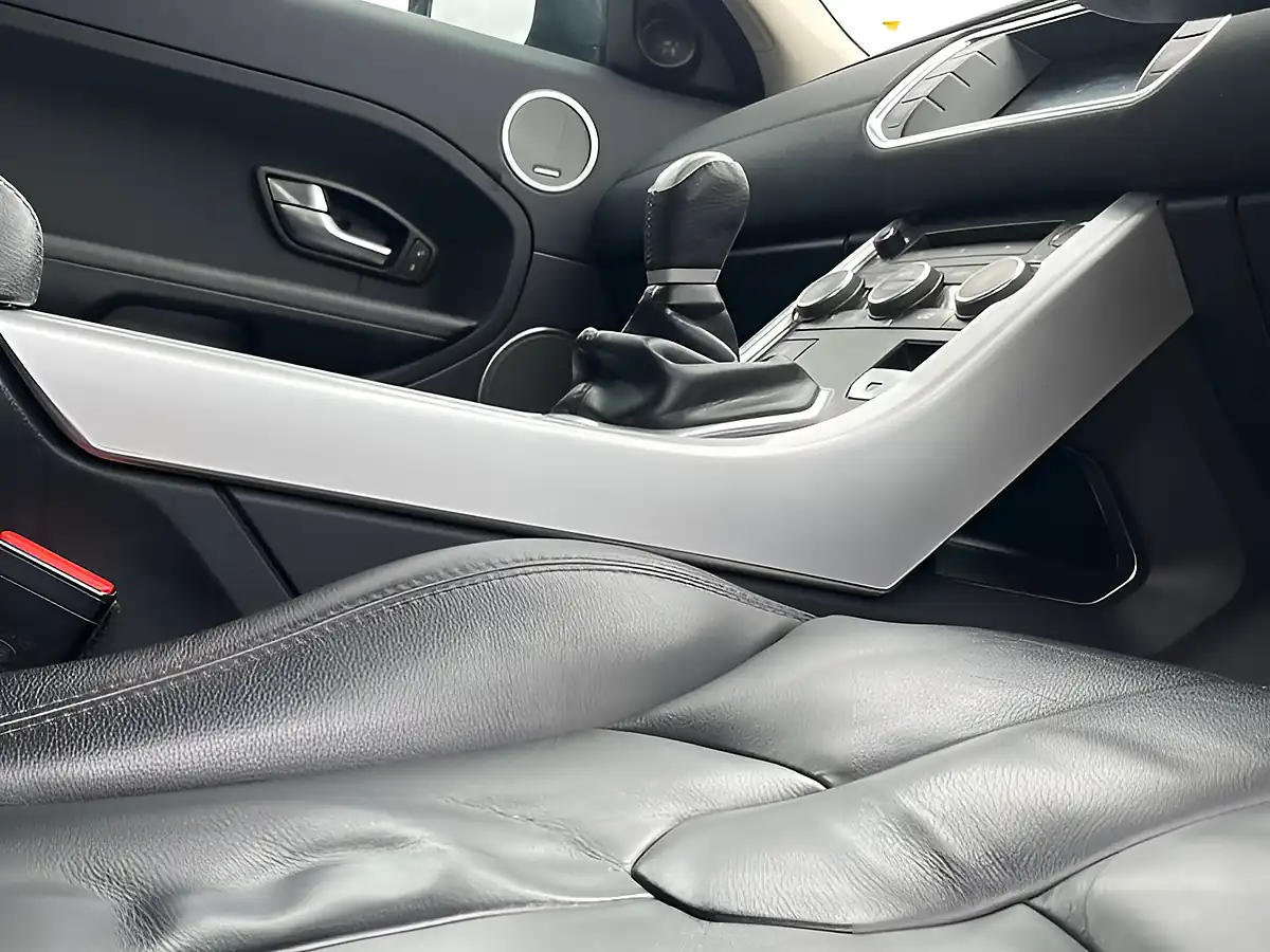 Used 2015 Land Rover Range Rover Evoque Pure Tech Fuji White - Interior and Exterior details 15