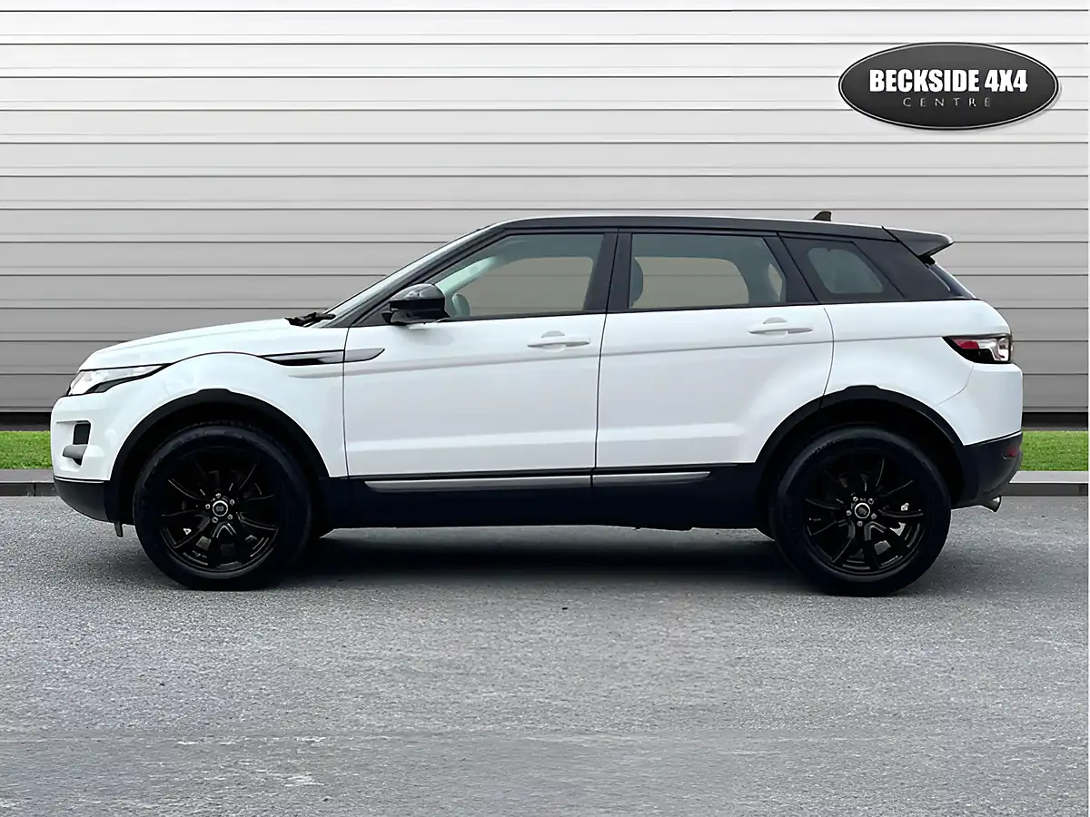 Used 2015 Land Rover Range Rover Evoque Pure Tech Fuji White - Interior and Exterior details 6