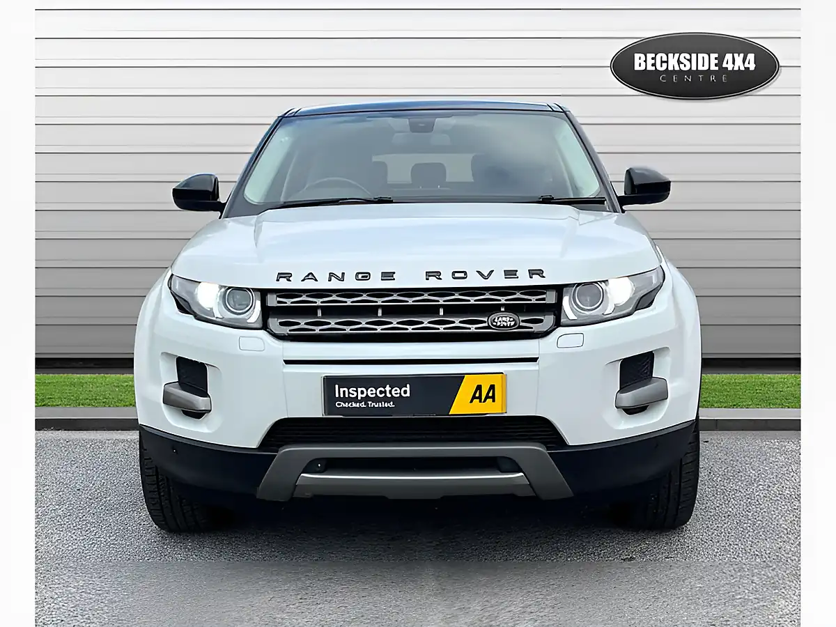 Used 2015 Land Rover Range Rover Evoque Pure Tech Fuji White - Interior and Exterior details 8