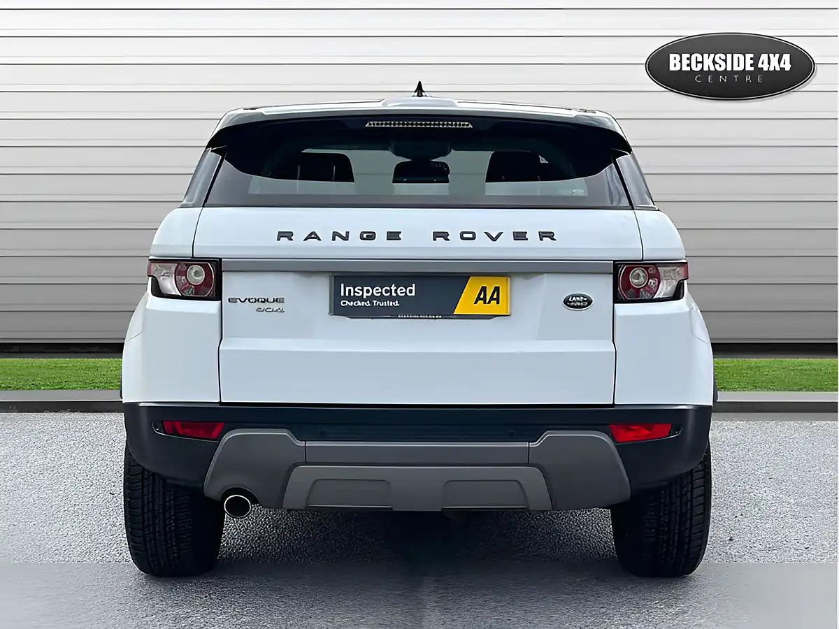 Used 2015 Land Rover Range Rover Evoque Pure Tech Fuji White - Interior and Exterior details 9