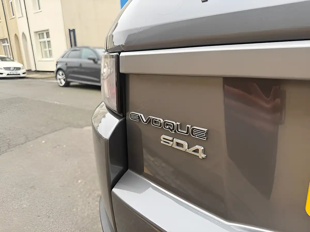 Used 2015 Land Rover Range Rover Evoque Pure Tech Grey - Interior and Exterior details 11